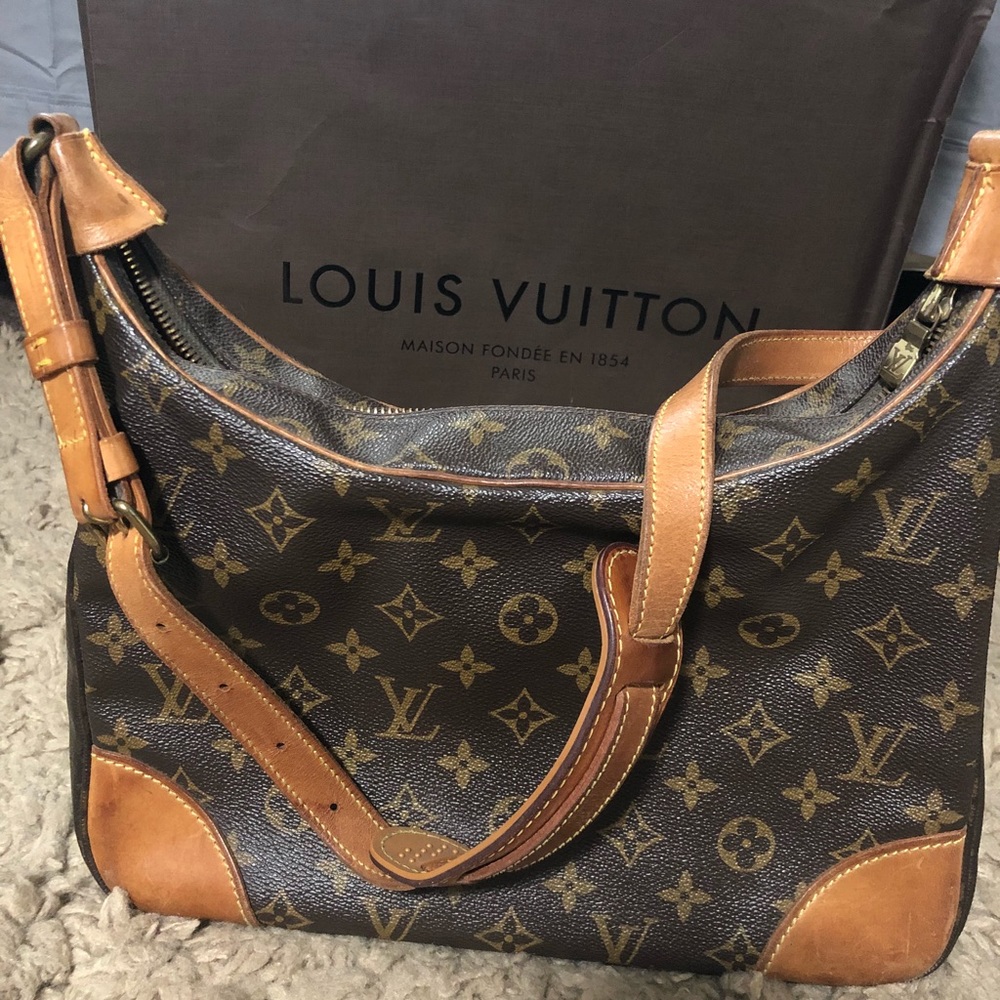 Louis Vuitton Boulogne 30 Monogram Canvas